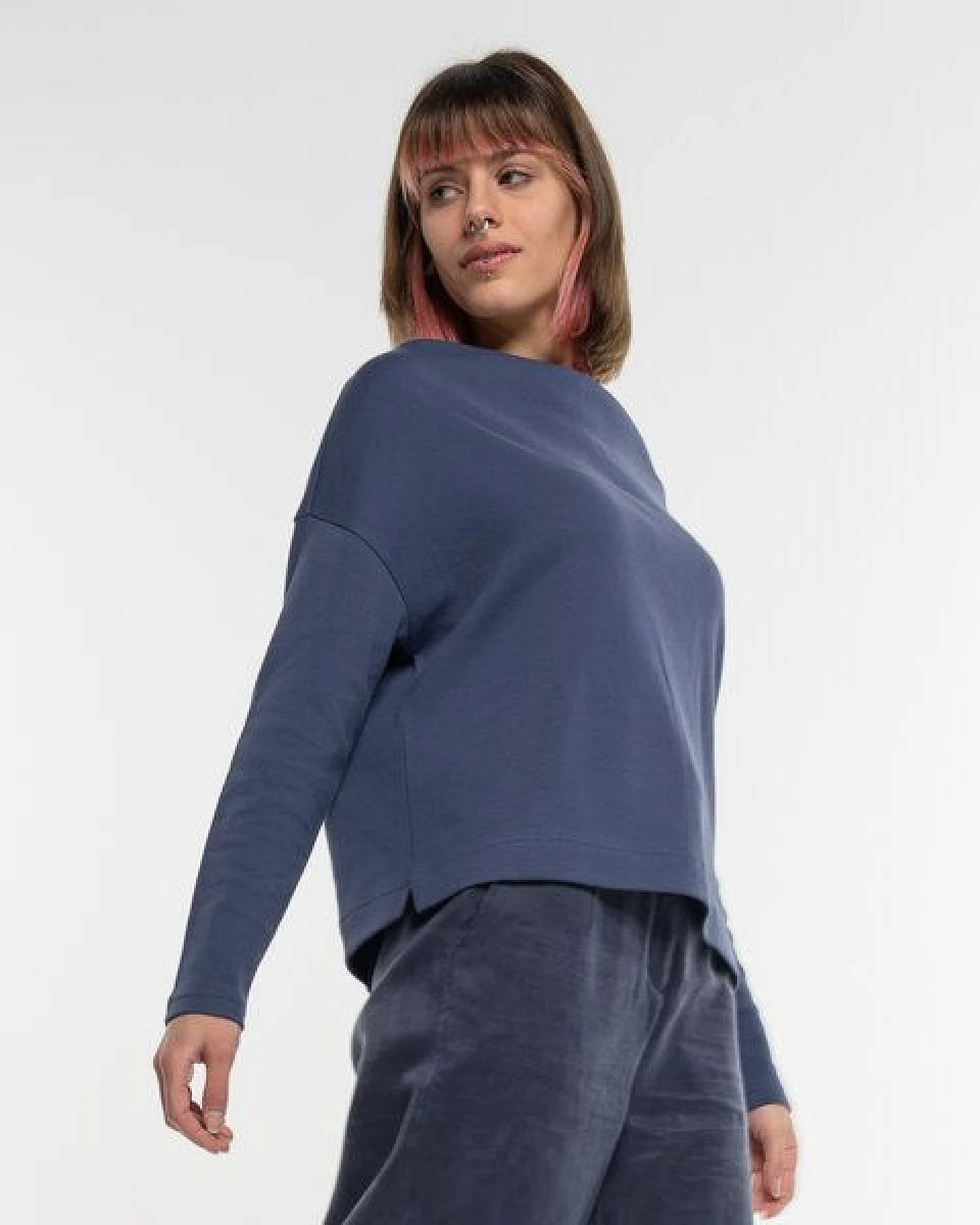 Alma & Lovis Sweater mit Wasserfall-Ausschnitt aus Organic Cotton – Ansicht 4