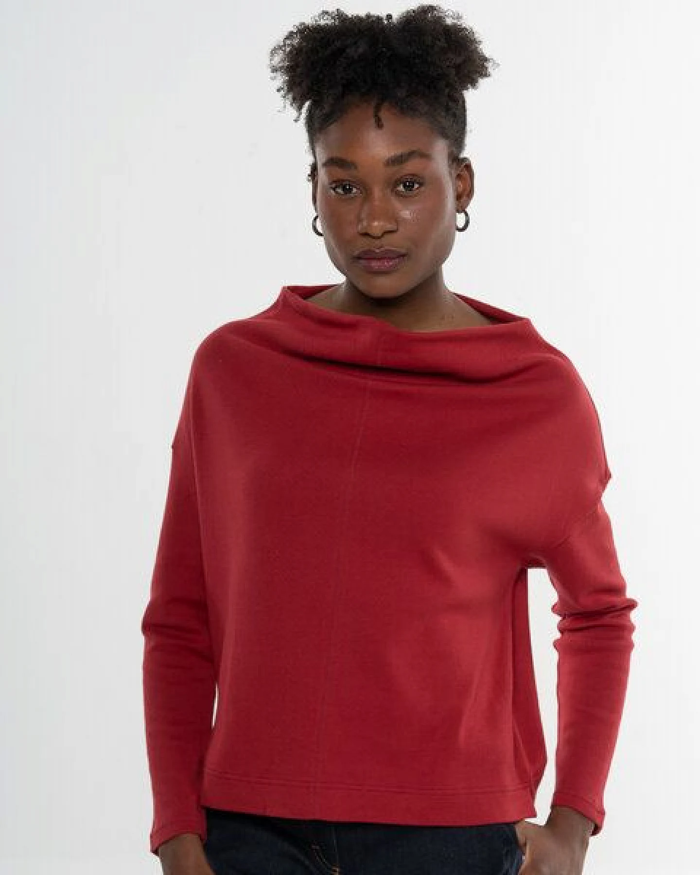Alma & Lovis Sweater mit Wasserfall-Ausschnitt aus Organic Cotton – Ansicht 3