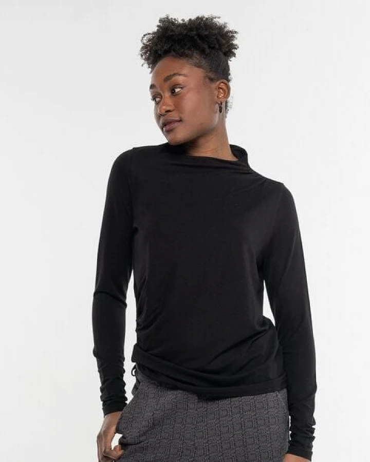 Alma & Lovis Stylisches Langarmshirt aus fließendem EcoVero