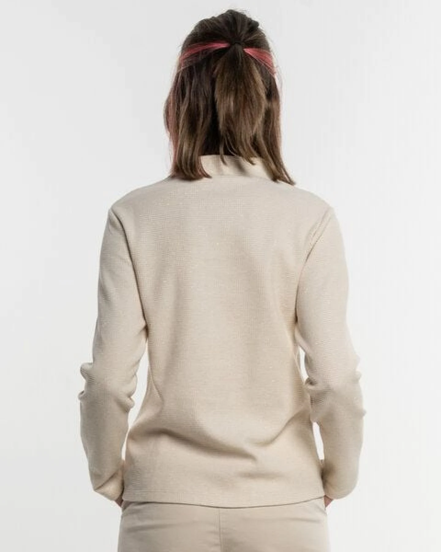 Alma & Lovis Turtleneck Glitzer-Shirt in Waffelpiqué aus Organic Cotton – Ansicht 4