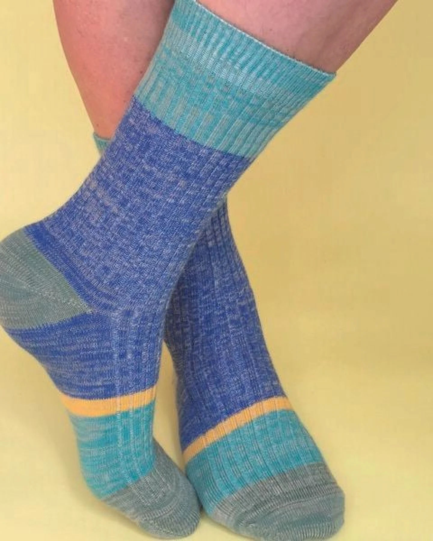 Fräulein Prusselise Wollfgang Woll Socke blau mint gelb bunt colourblock – Ansicht 3