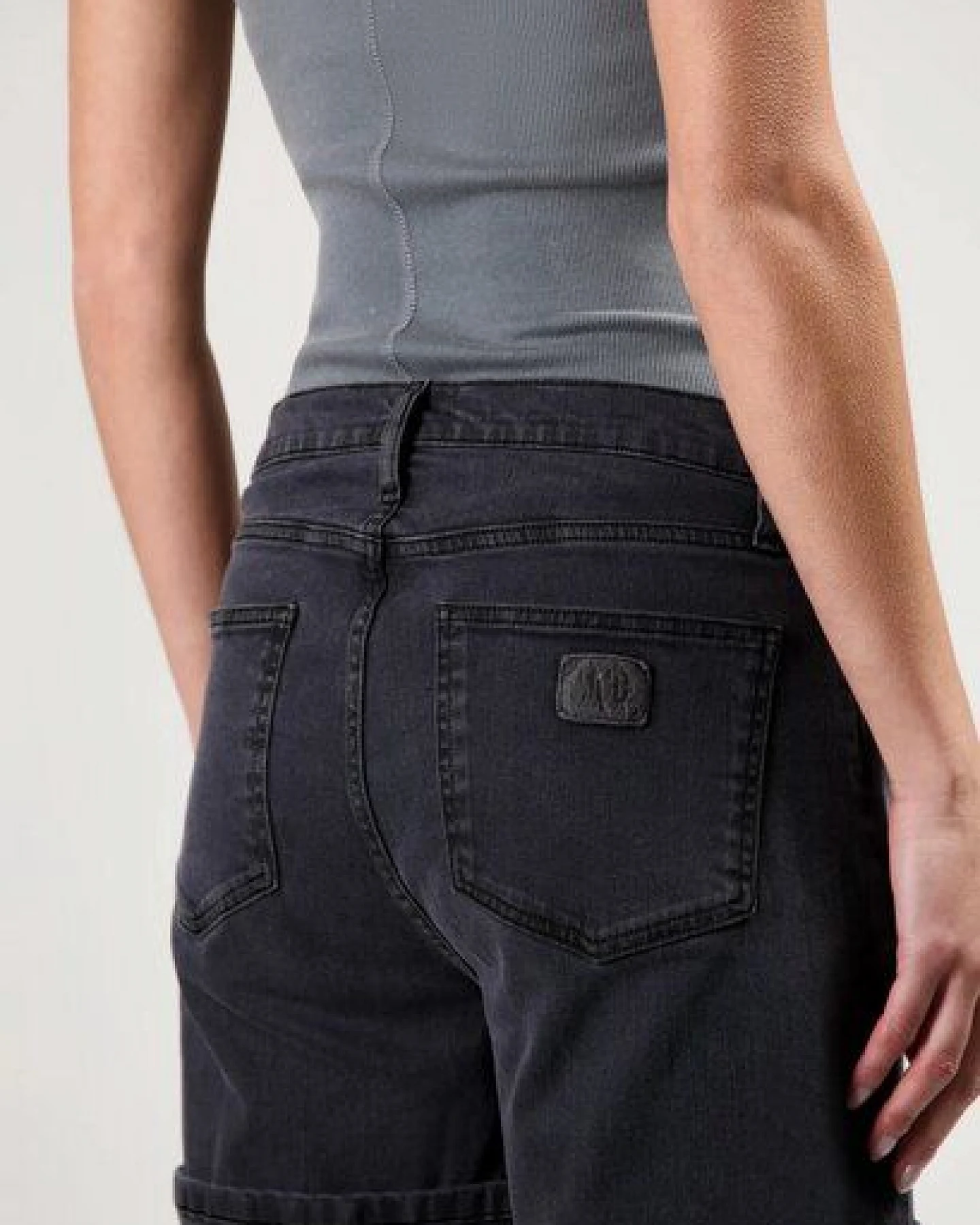 MUD Jeans Luna Mid Short – Ansicht 3