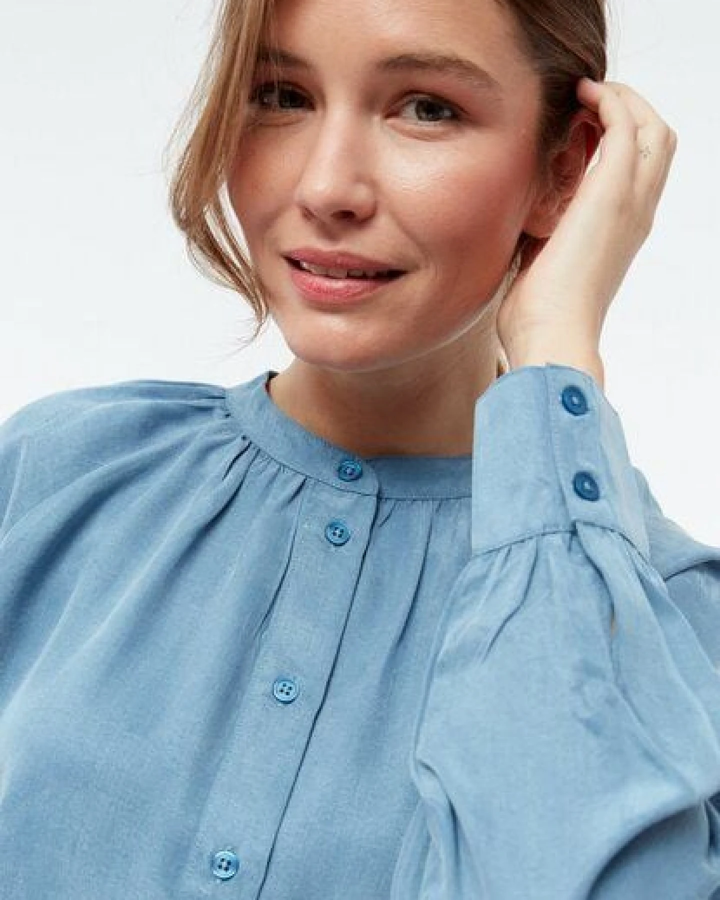 Givn Berlin Bluse GBSMILLA mit Puffärmeln aus TENCEL mit Peach-Effekt – Ansicht 4