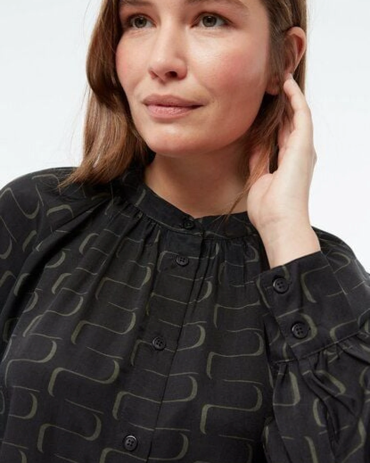 Givn Berlin Bluse GBSMILLA mit Puffärmeln aus TENCEL mit Peach-Effekt – Ansicht 4