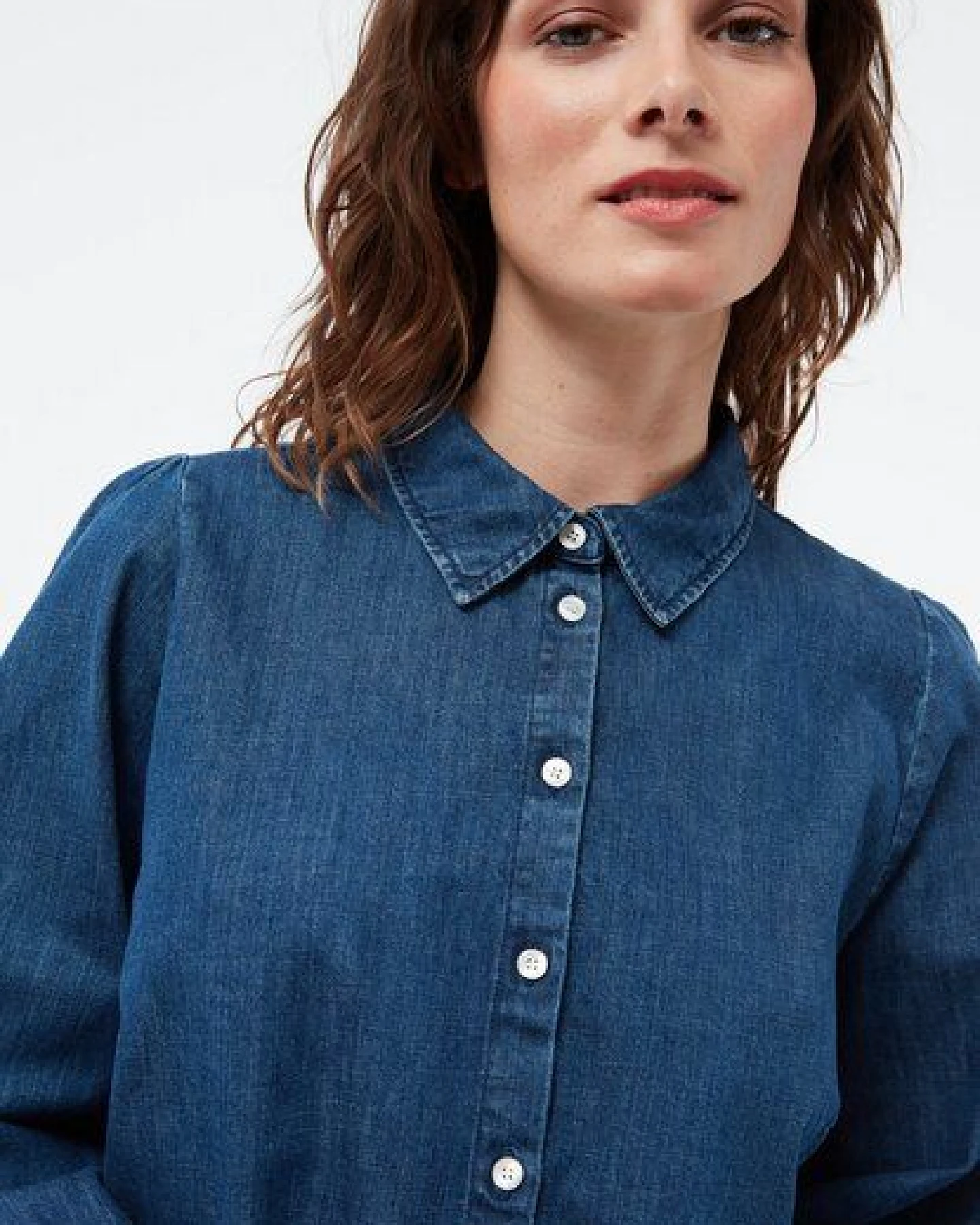 Givn Berlin Jeansbluse GBLYRA in elegantem Schnitt – Ansicht 4