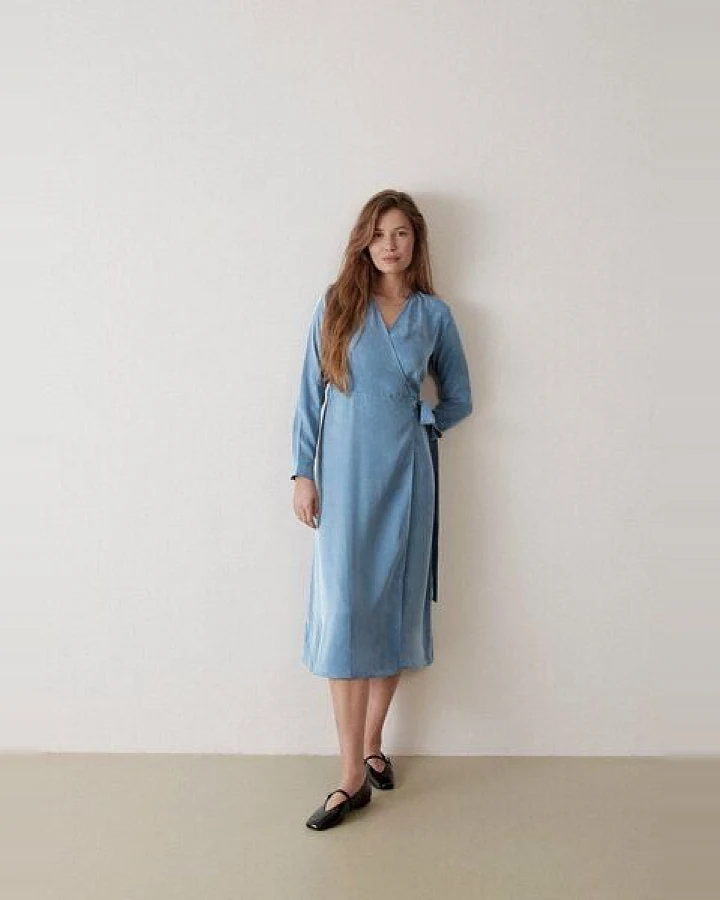 Givn Berlin Wickelkleid GBVIRGINIA aus TENCEL mit Peach-Effekt