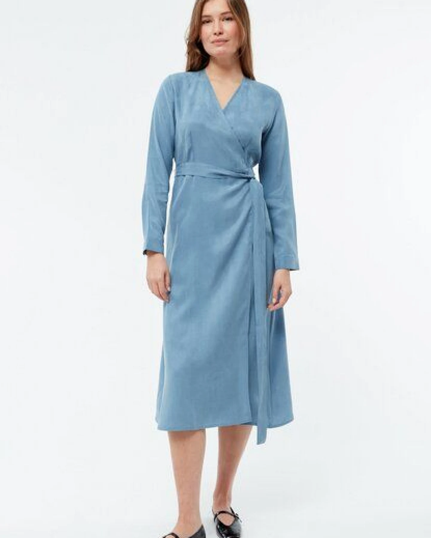 Givn Berlin Wickelkleid GBVIRGINIA aus TENCEL mit Peach-Effekt – Ansicht 2