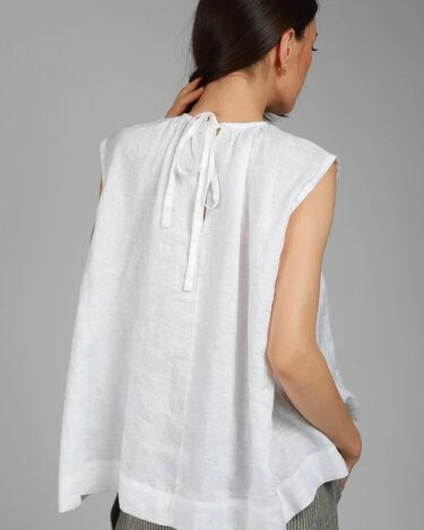 KNOTIUM VIVA Ausgestelltes Leinen-Top mit gerafftem Halsausschnitt – Ansicht 2