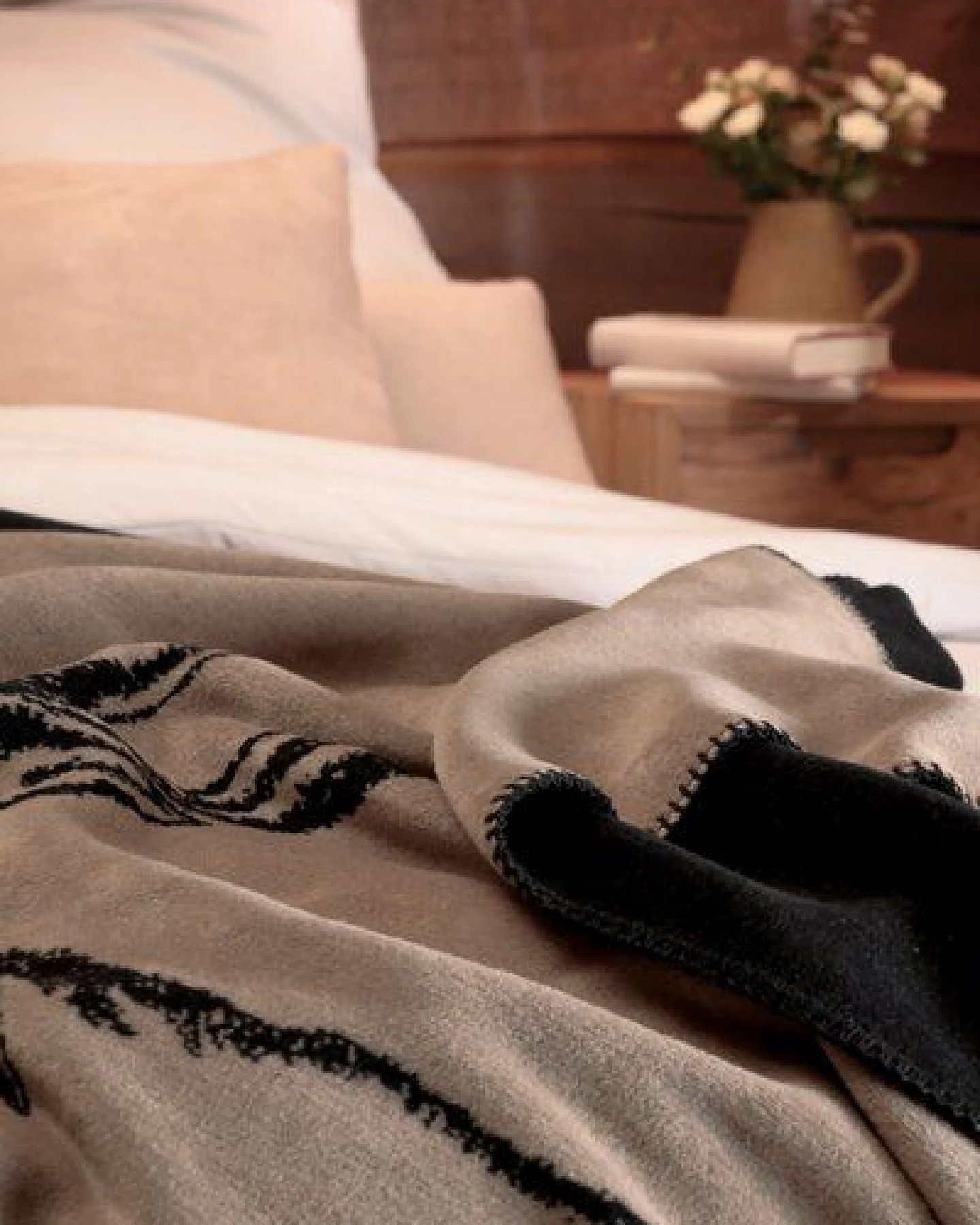 biederlack Wohndecke Serie Alp Chic "Deer", 80 % recycelte Fasern – Ansicht 4