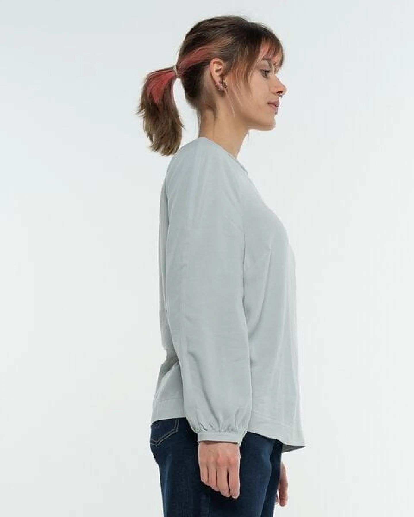 Alma & Lovis Legeres Blusenshirt aus fließendem EcoVero – Ansicht 4