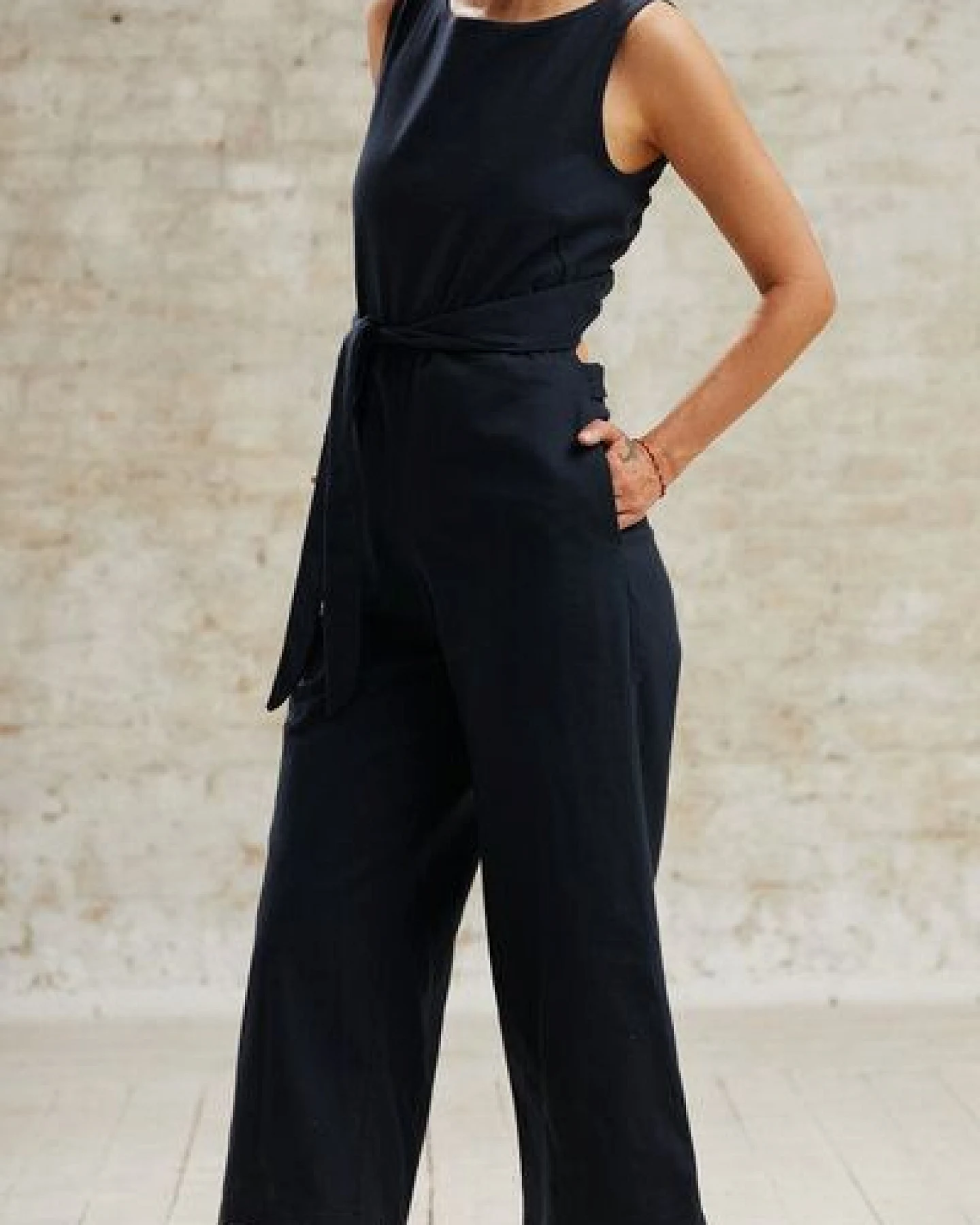 Jyoti - Fair Works Bio-Baumwoll Jumpsuit Anusha Schwarz – Ansicht 2
