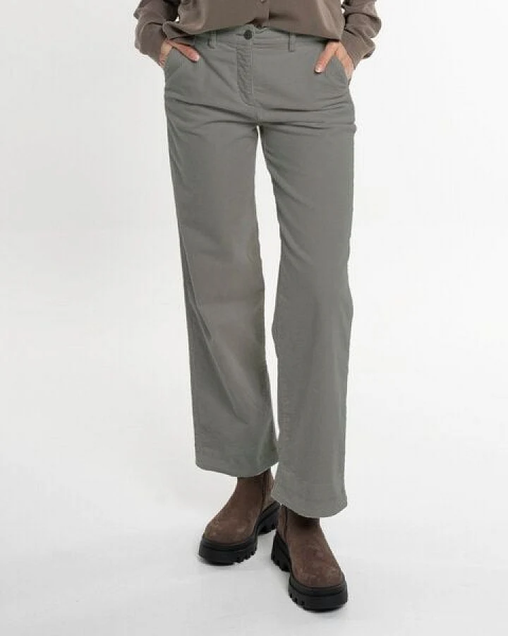 Alma & Lovis Klassische Cordhose aus softer Bio-Baumwolle