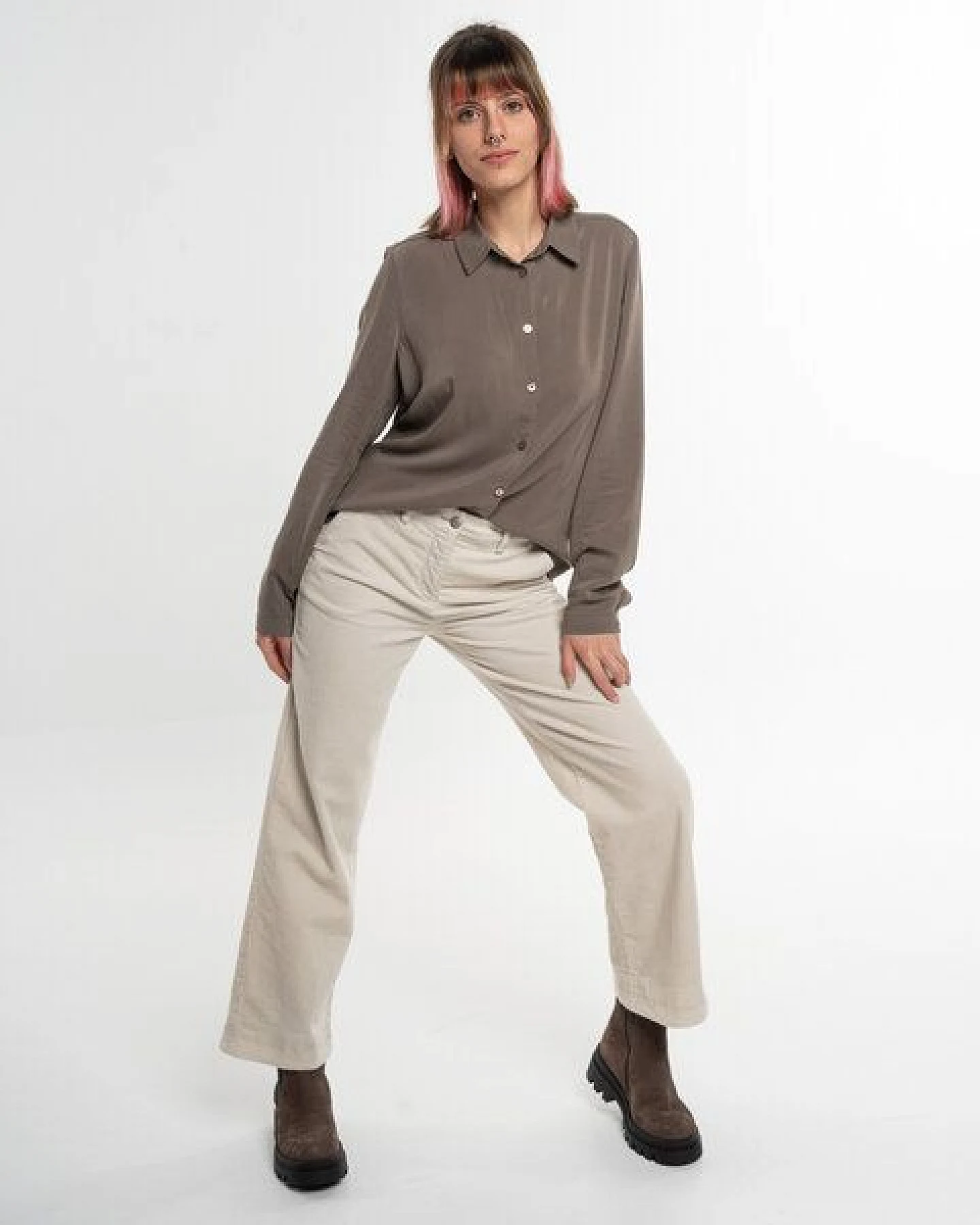 Alma & Lovis Klassische Cordhose aus softer Bio-Baumwolle – Ansicht 3