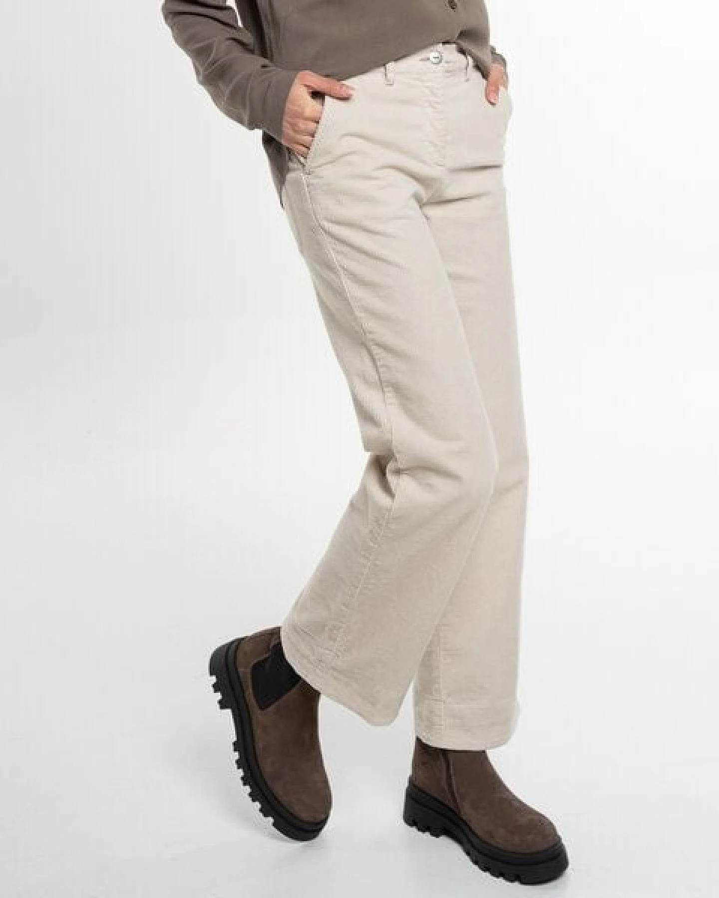 Alma & Lovis Klassische Cordhose aus softer Bio-Baumwolle – Ansicht 4