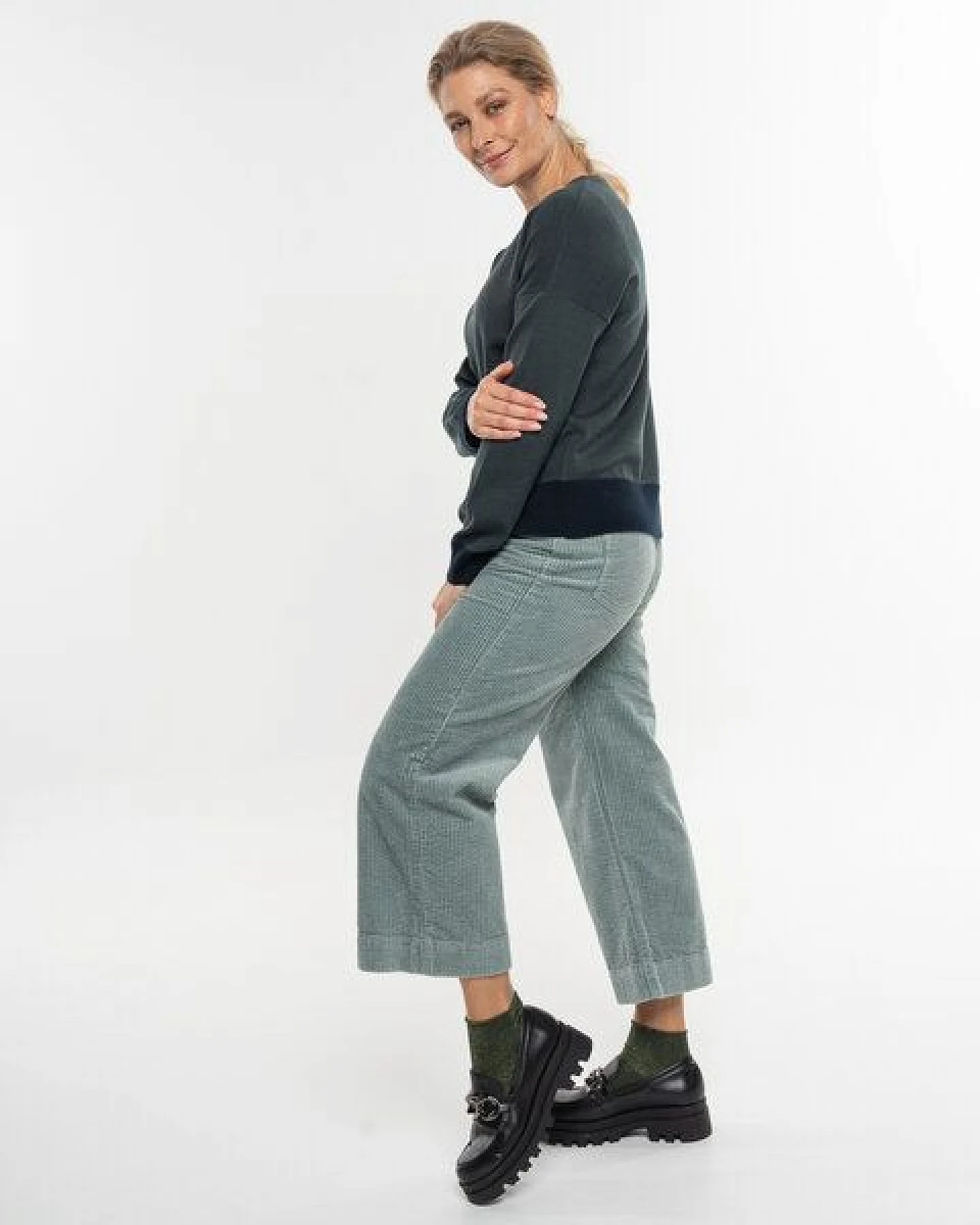 Alma & Lovis Feiner Strickpulli aus softem Bio-Baumwoll-/Woll-Mix – Ansicht 3