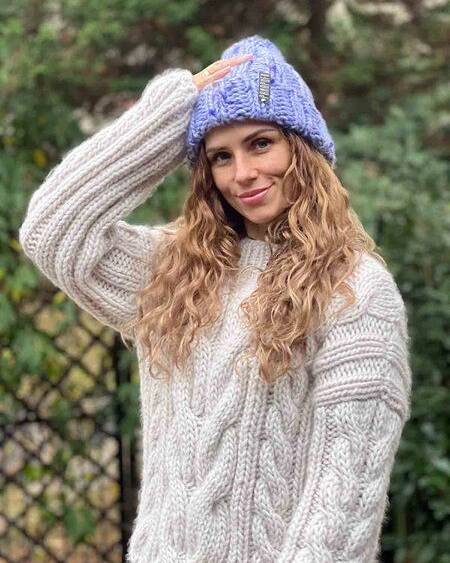 PANAPUFA Handgestrickte Chunky Beanie – 90 % Merinowolle, 10 % Seide – Ansicht 3