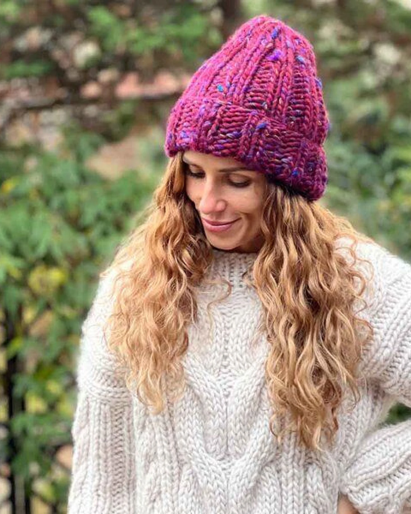 PANAPUFA Handgestrickte Chunky Beanie – 90 % Merinowolle, 10 % Seide – Ansicht 3