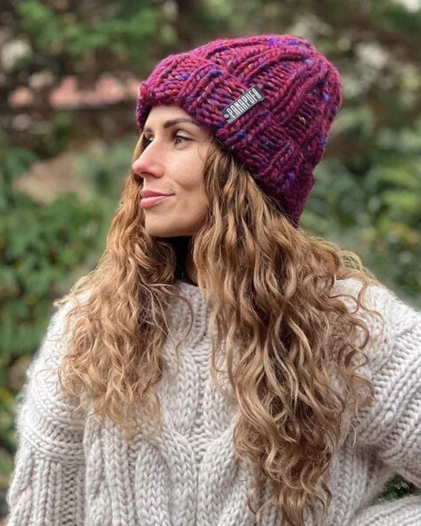 PANAPUFA Handgestrickte Chunky Beanie – 90 % Merinowolle, 10 % Seide – Ansicht 4