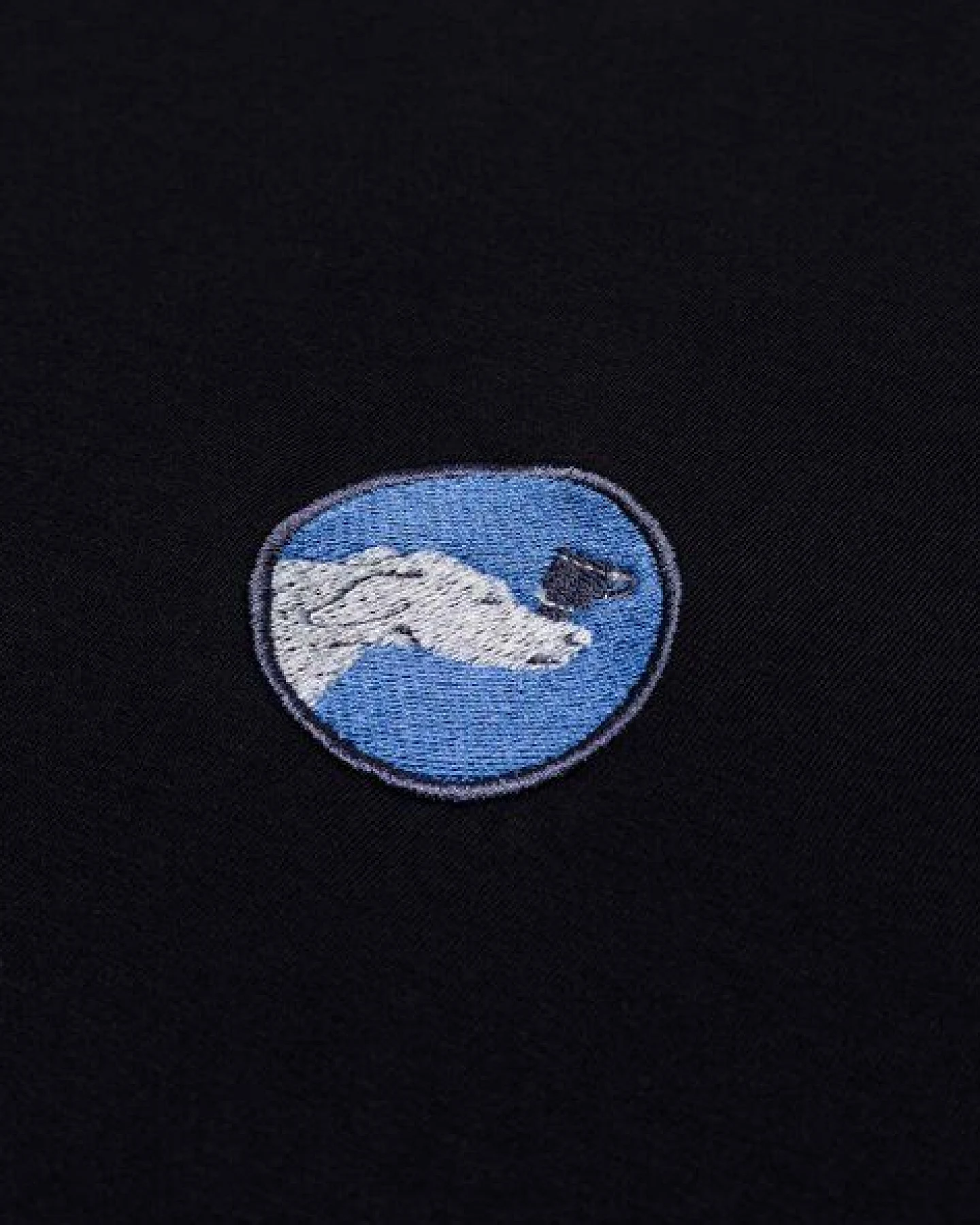 Olow Herren T-Shirt Cup Tee mit Badge – Ansicht 3