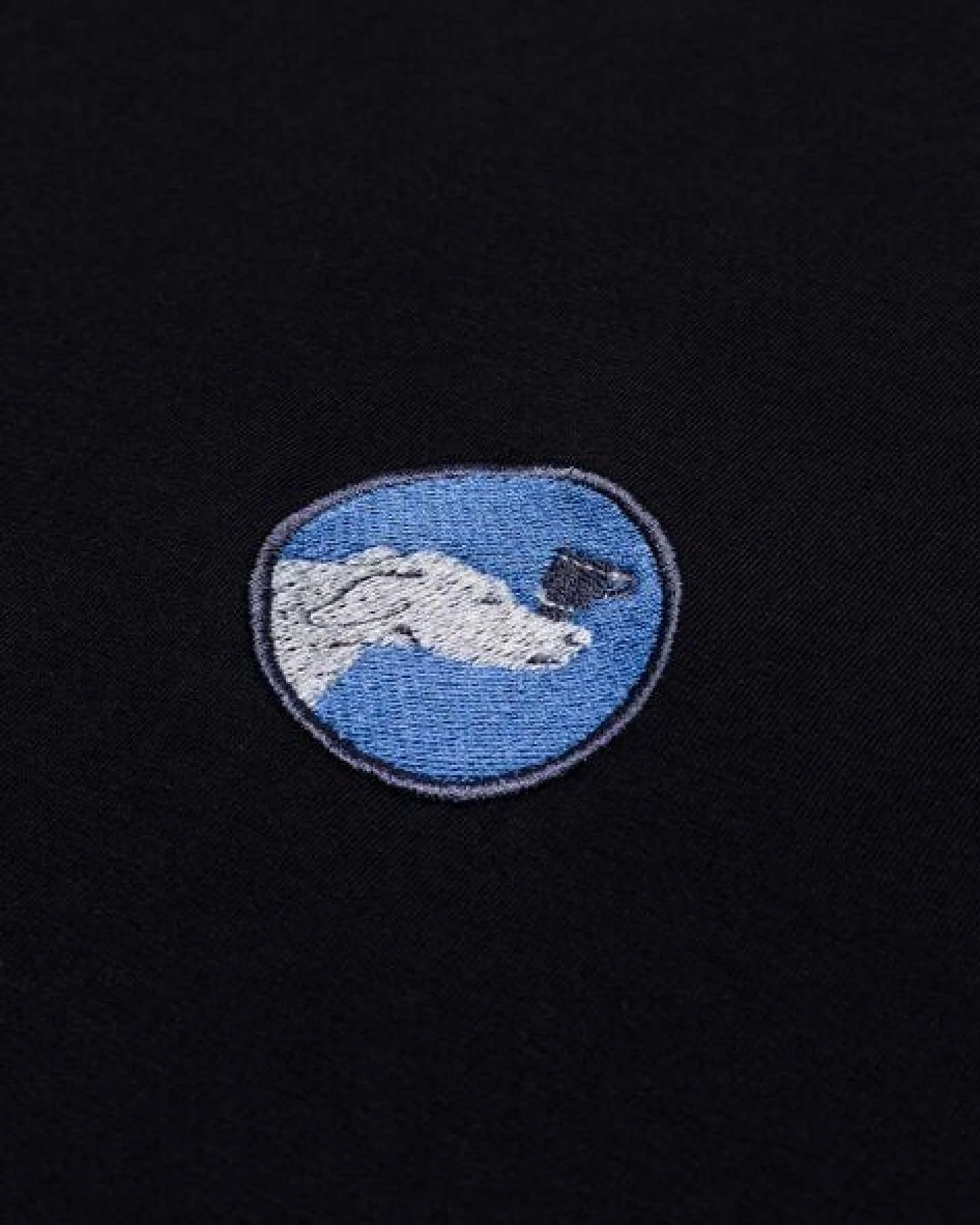 Olow Herren T-Shirt Cup Tee mit Badge – Ansicht 3