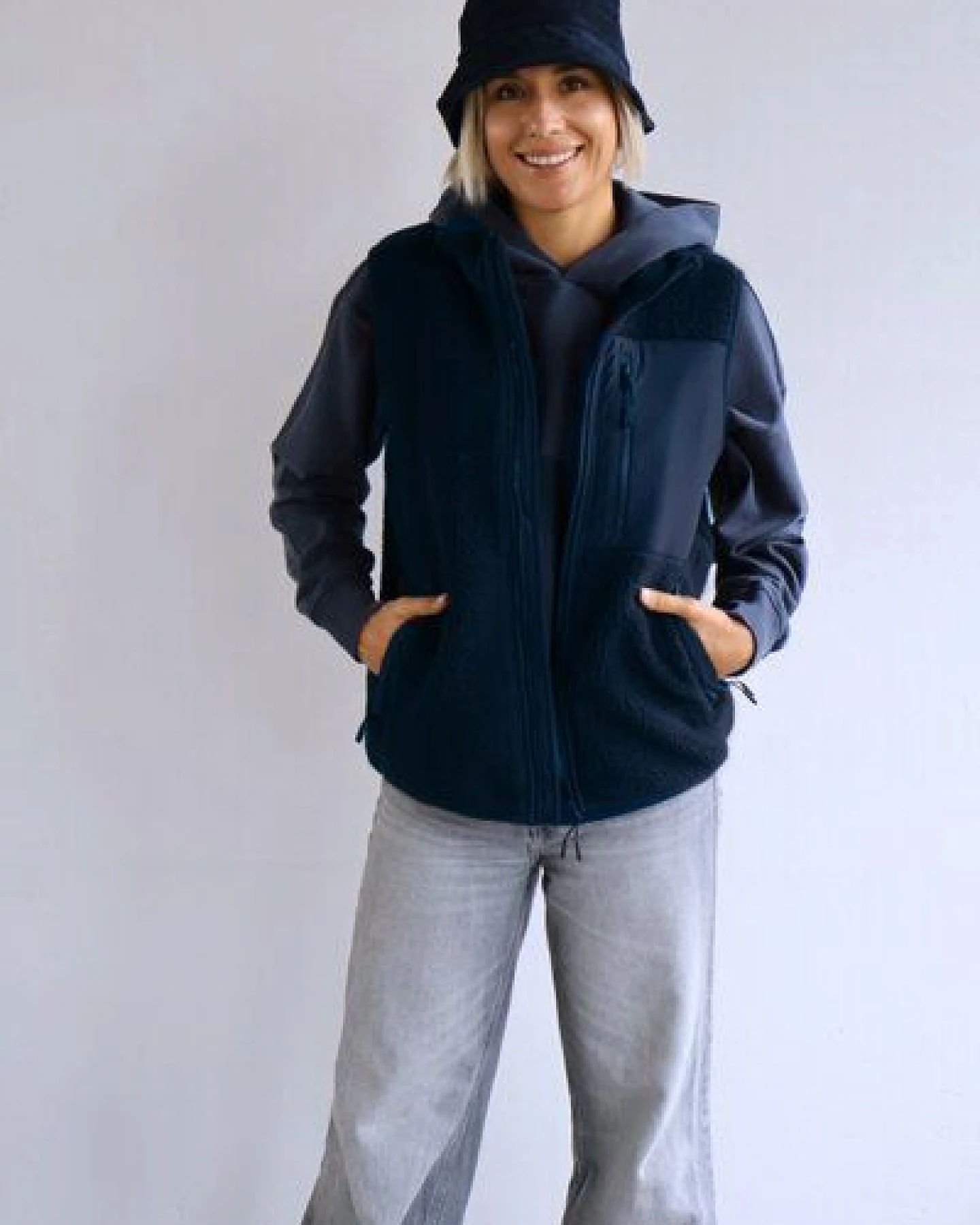 Kultgut New Recycling Generation - Kuschelige Sherpa Fleeceweste / With Love – Ansicht 2