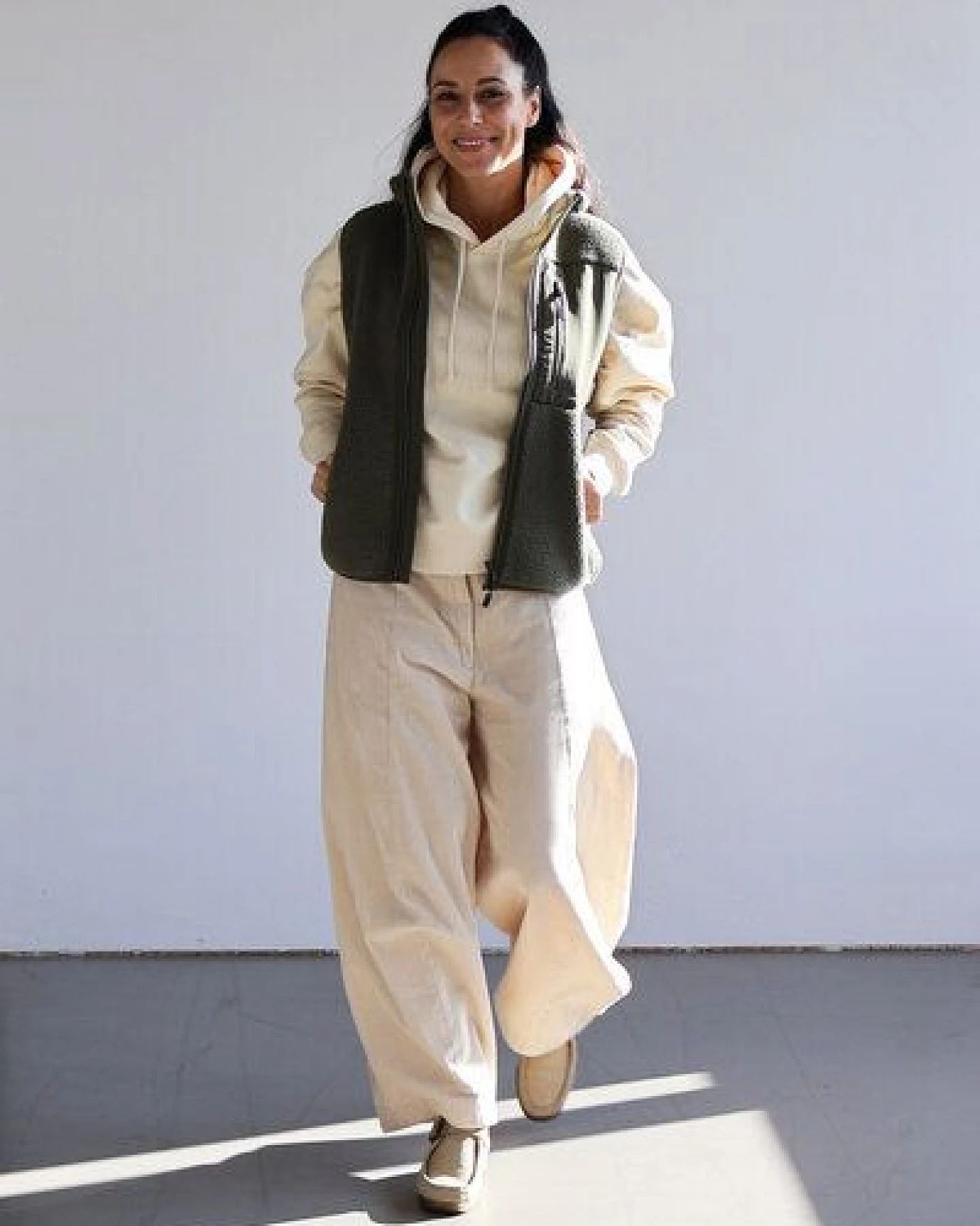 Kultgut New Recycling Generation - Kuschelige Sherpa Fleeceweste / With Love – Ansicht 3