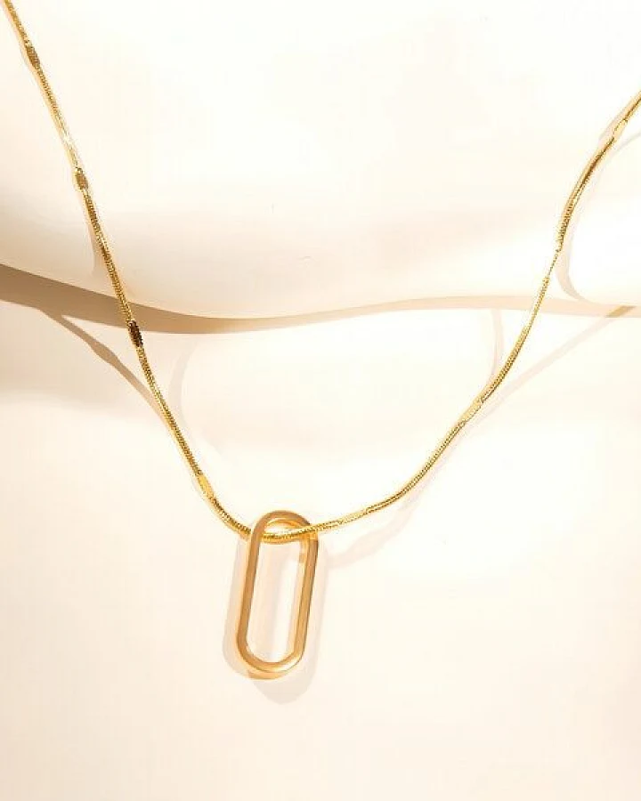 ELEKTROPULLI Superfeine zeitlose Kette 1mm schmal mit grafischem Oval Anhänger, Set mit Ohrringen