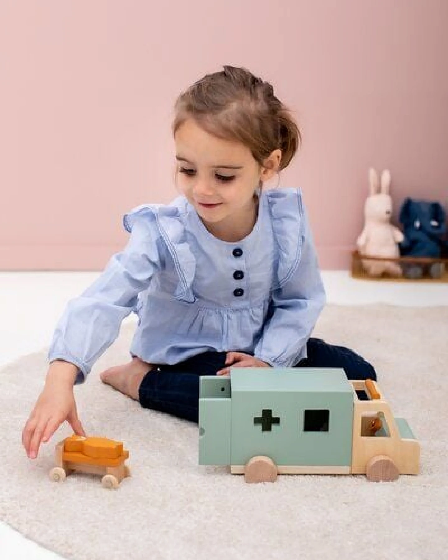 Trixie – WOODEN AMBULANCE –Krankenwagen aus Holz – Ansicht 3