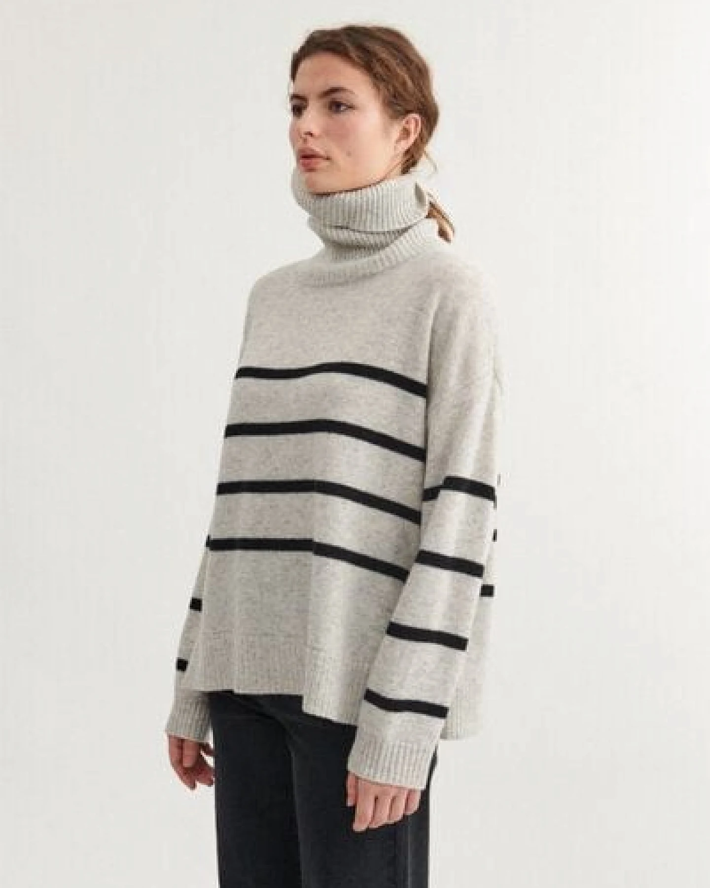 Basic Apparel Gestreifter Pullover LISE mit Rundhals aus recycelter Wolle – Ansicht 4