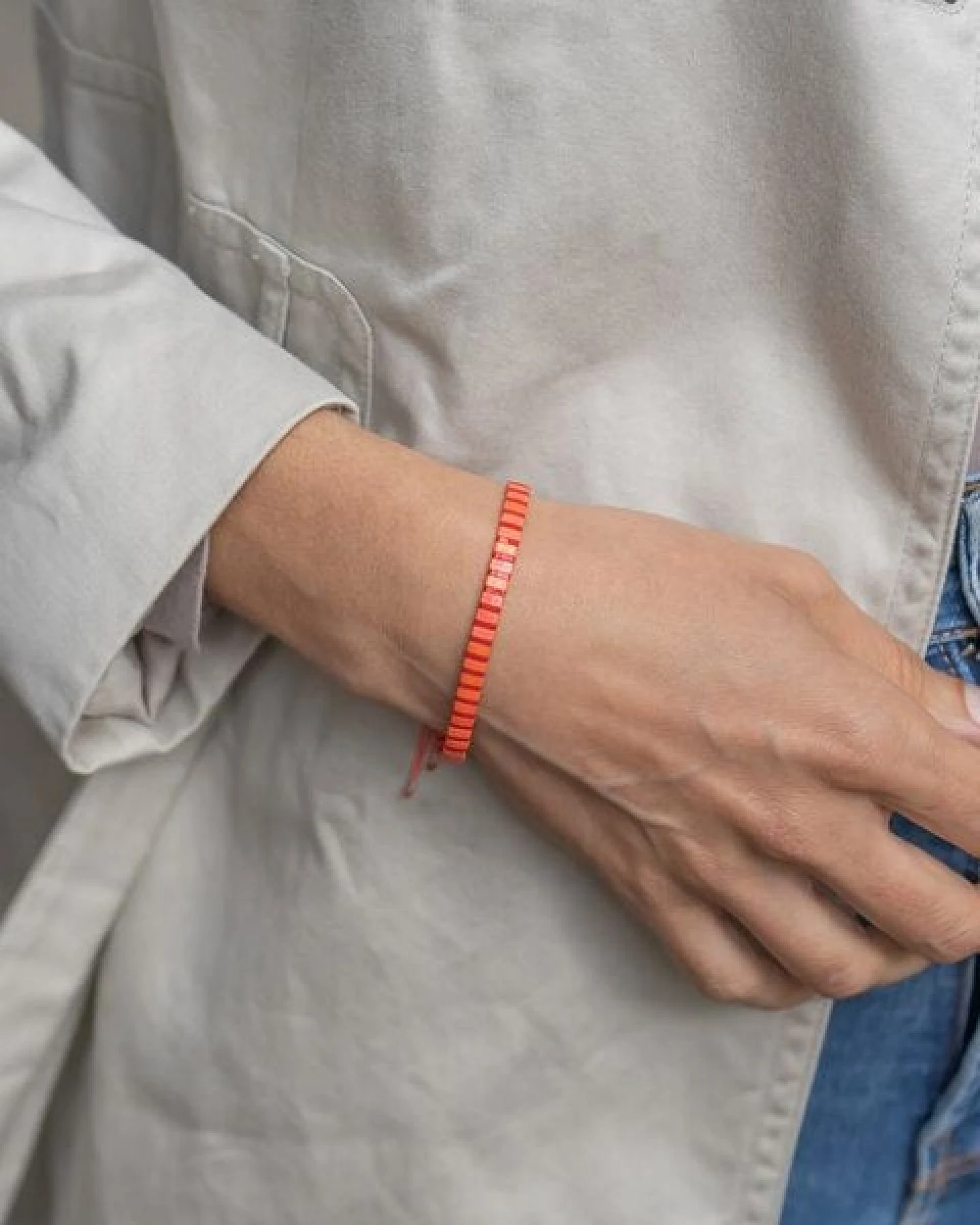 juni Perlenarmband "Luca" in rot / orange – Ansicht 4