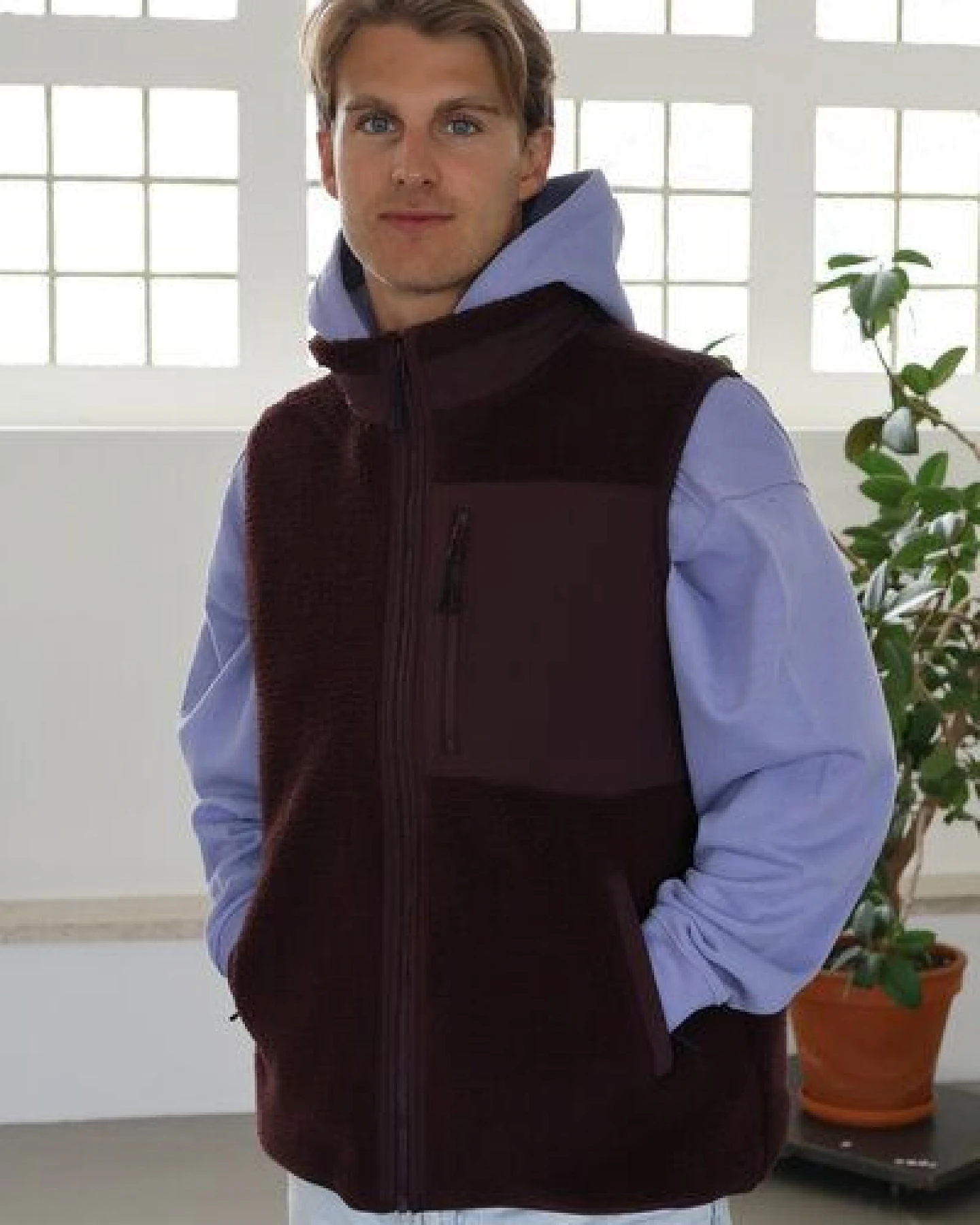 Kultgut New Recycling Generation - Kuschelige Sherpa Fleeceweste / With Love – Ansicht 3