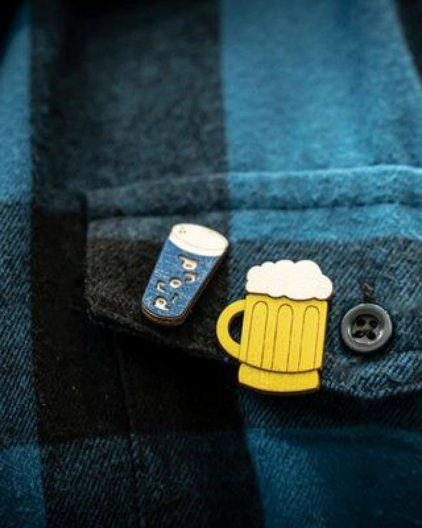 BeWooden Holzbrosche Beer Brooch – Handgefertigter Schmuck aus Holz – Ansicht 2