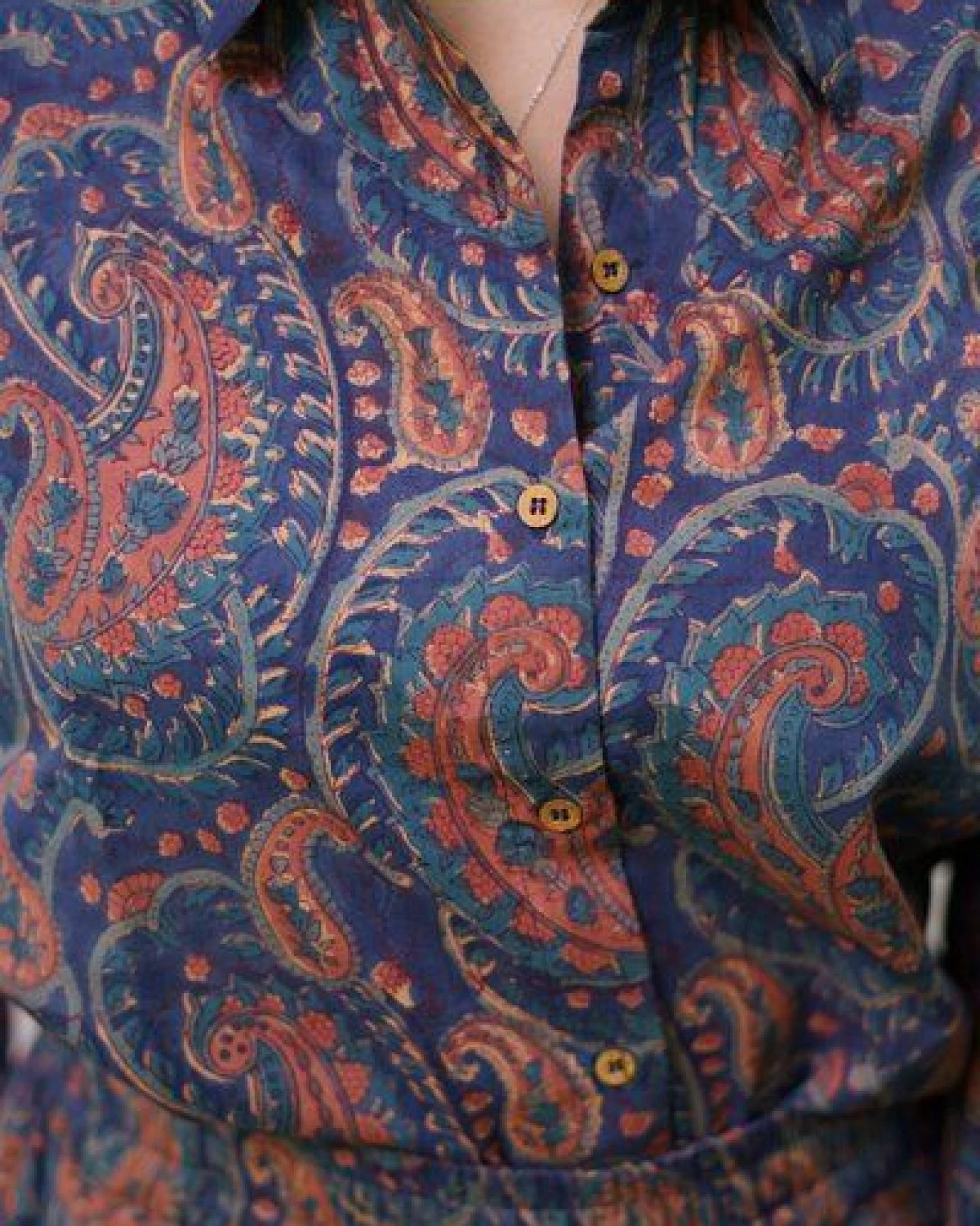 Haus of Namaste Paisley Bluse in Orange aus Bio-Baumwolle - Handblockdruck mit Vegan Farben – Ansicht 3