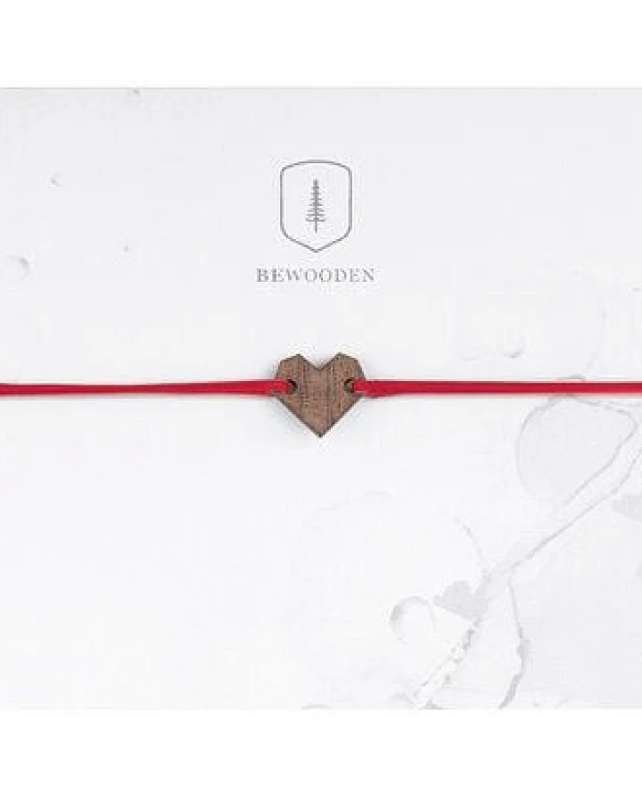 BeWooden Holzarmband Red Heart – handgefertigter, nachhaltiger Schmuck mit Herzsymbol