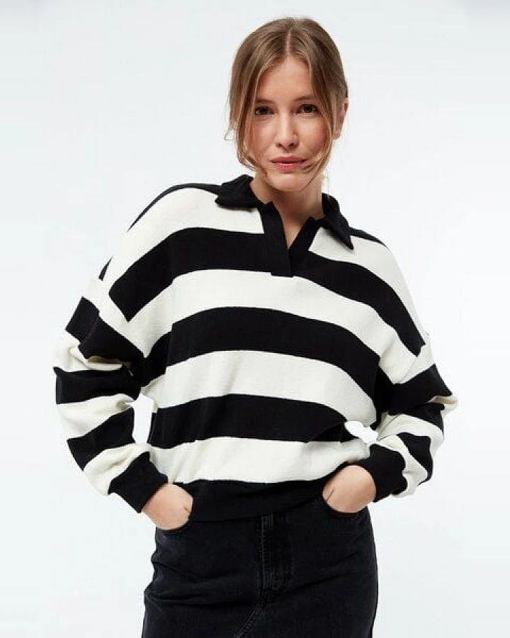 Givn Berlin Gestreifter Sweater GBRESA aus recycelter Baumwolle mit Kragen
