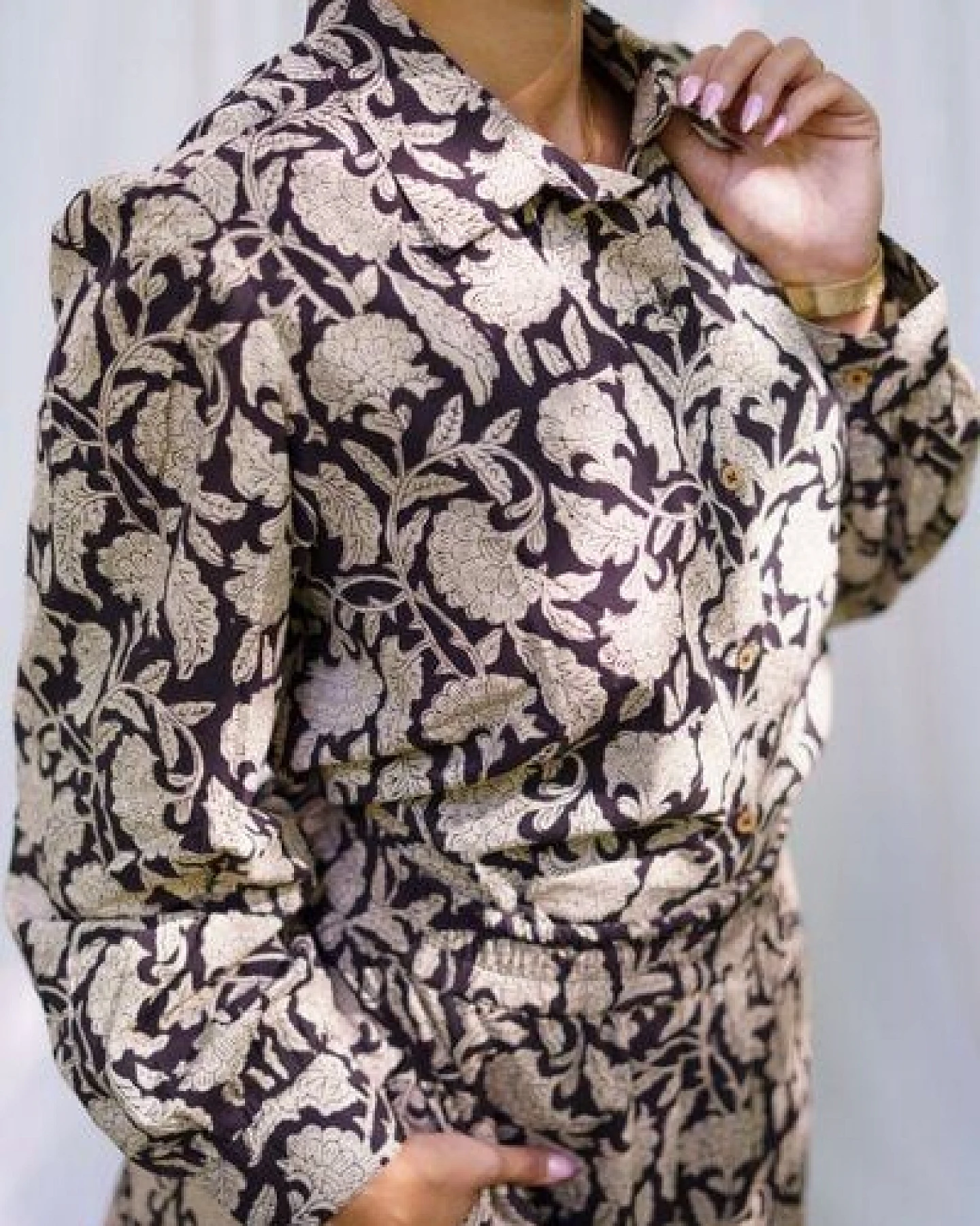 Haus of Namaste Black & White Bluse aus nachhaltiger Bio-Baumwolle – Ansicht 2