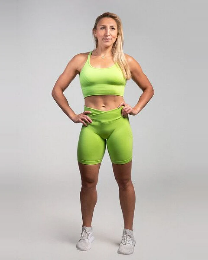 Empire Embodied Sportswear Set Damen Sport BH/Bra, gepolstert und Compressive High-Rise Yoga Shorts, nahtlos, grün mit Scrunch