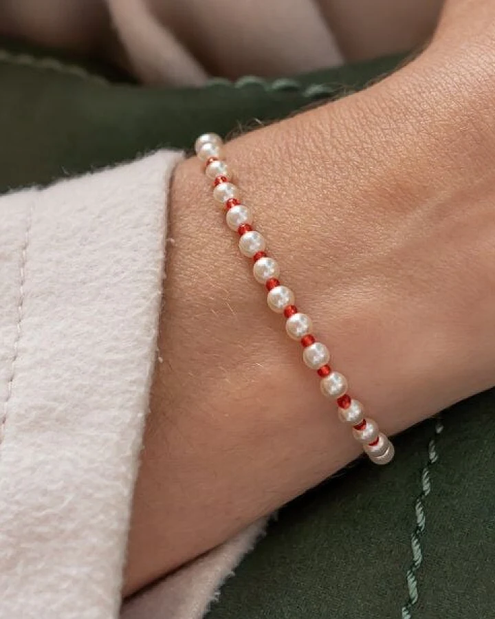 juni Perlenarmband "Faye" mit verstellbarer Schiebeperle aus recyceltem Gold oder Silber