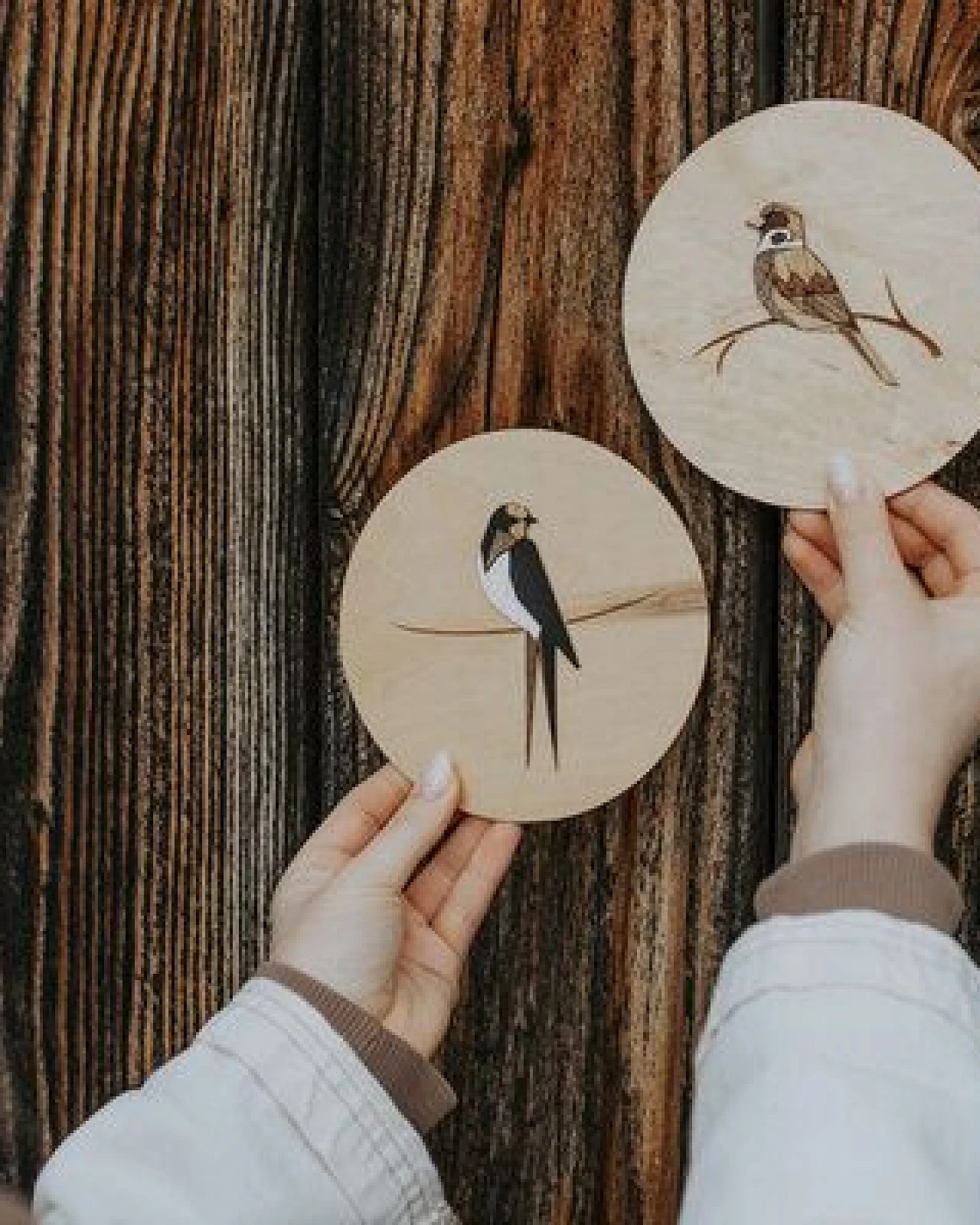 BeWooden Holzbild Wanddekoration – Schwalbe – Ansicht 2