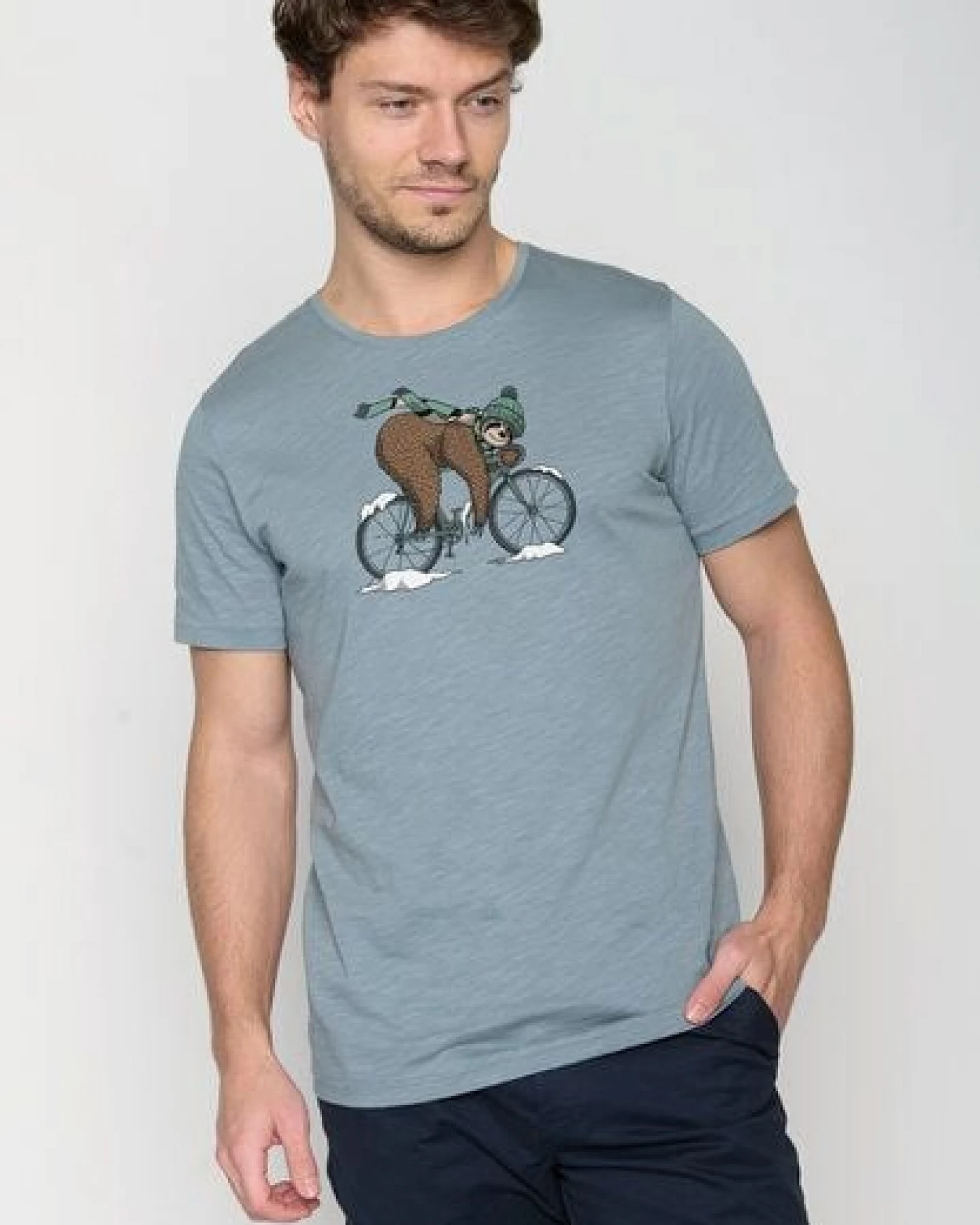 GREENBOMB Animal Sloth Ice Spice - Lässiges T-Shirt aus Bio-Baumwolle / hochwertiger Print / GOTS / Fair & Vegan – Ansicht 2