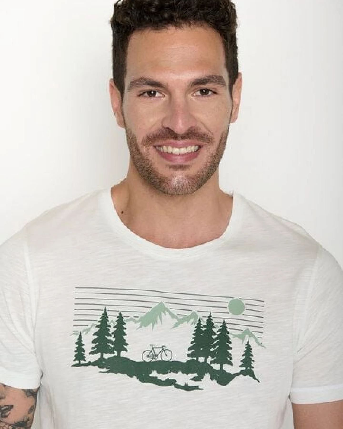 GREENBOMB Bike Mountain Pines Spice - Sportliches T-Shirt aus Bio-Baumwolle / hochwertiger Print / GOTS / Fair & Vegan – Ansicht 2