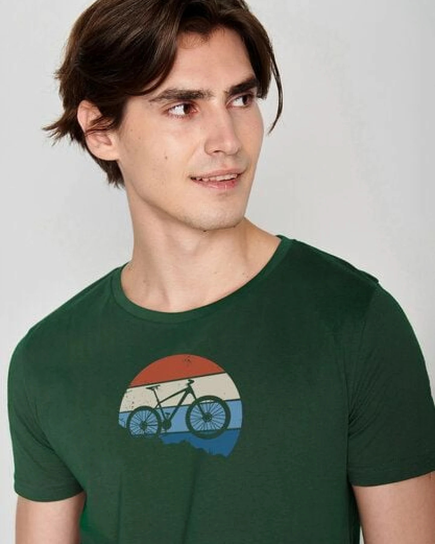 GREENBOMB Bike Winter Guide - Sportliches T-Shirt aus Bio-Baumwolle / hochwertiger Print / GOTS / Fair & Vegan – Ansicht 4