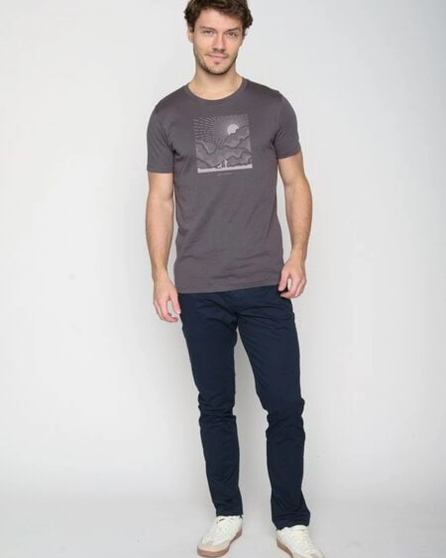 GREENBOMB Nature Friends Guide - Sportliches T-Shirt aus Bio-Baumwolle / hochwertiger Print / GOTS / Fair & Vegan – Ansicht 4