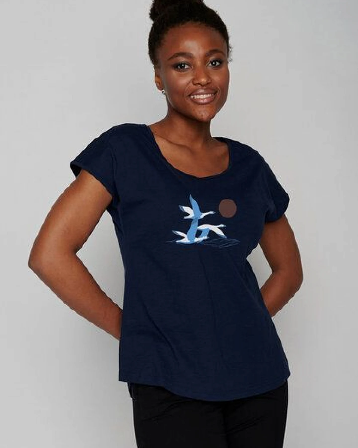GREENBOMB Animal Goose Family Cool - Sportliches T-Shirt aus Bio-Baumwolle / hochwertiger Print / GOTS / Fair & Vegan – Ansicht 3