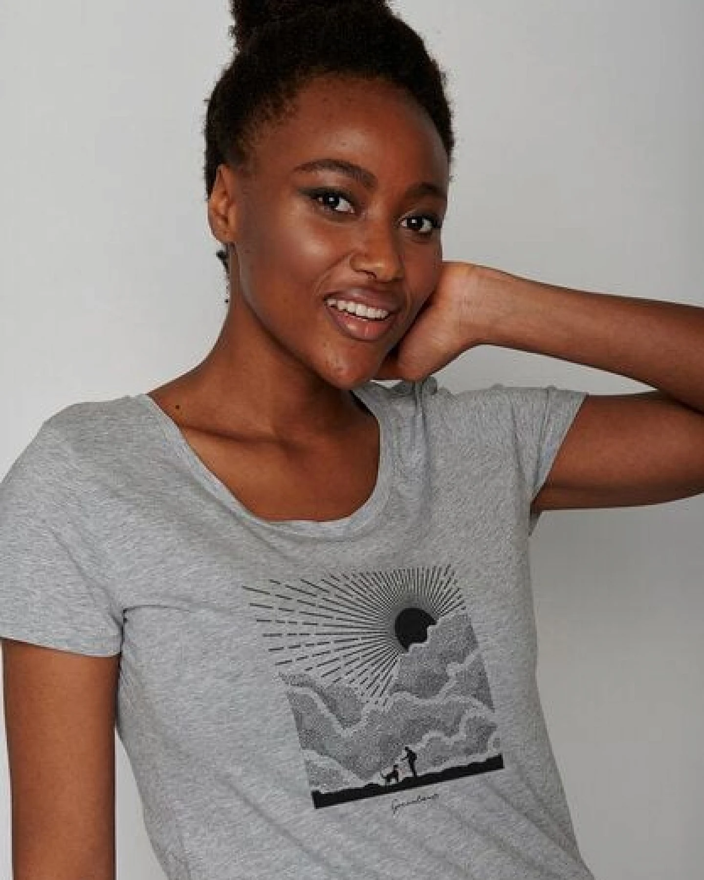 GREENBOMB Nature Buddies Loves - Lässiges T-Shirt aus Bio-Baumwolle / hochwertiger Print / GOTS / Fair & Vegan – Ansicht 4