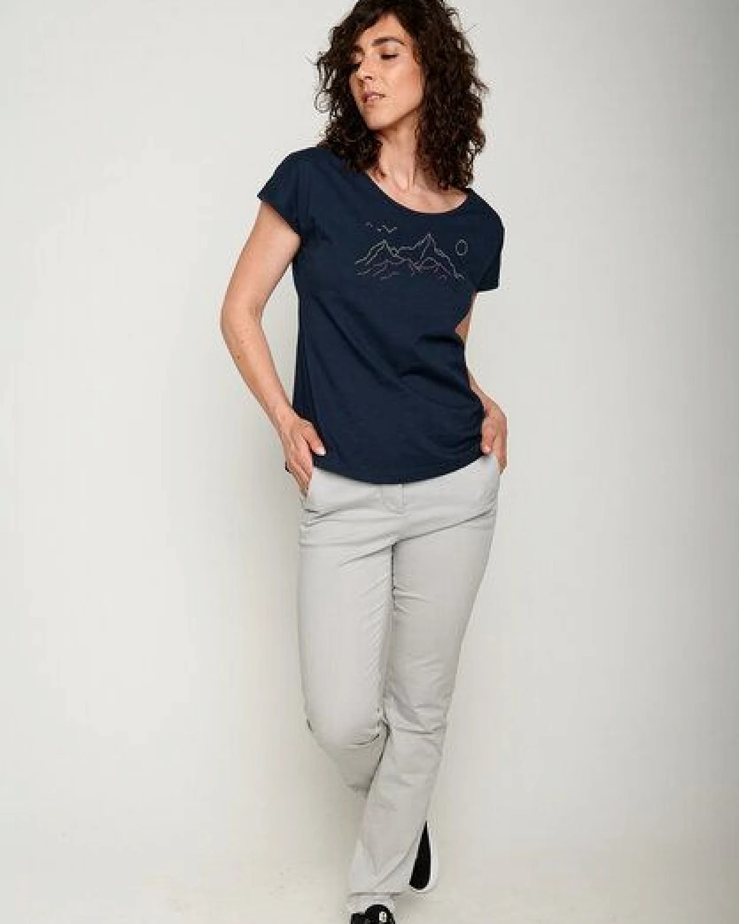 GREENBOMB Nature Contours Cool - Lässiges T-Shirt aus Bio-Baumwolle / hochwertiger Print / GOTS / Fair & Vegan – Ansicht 4