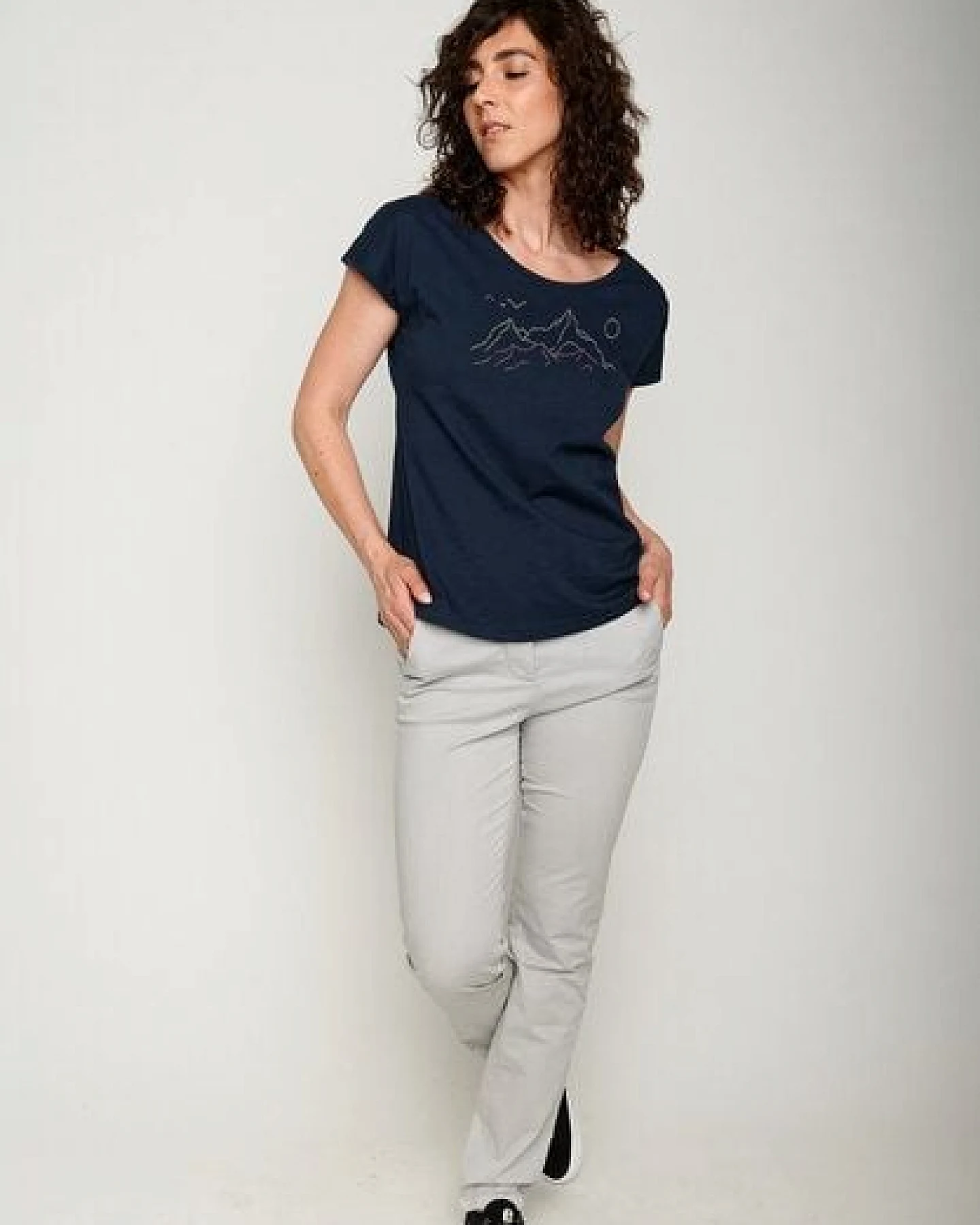 GREENBOMB Nature Contours Cool - Sportliches T-Shirt aus Bio-Baumwolle / hochwertiger Print / GOTS / Fair & Vegan – Ansicht 4