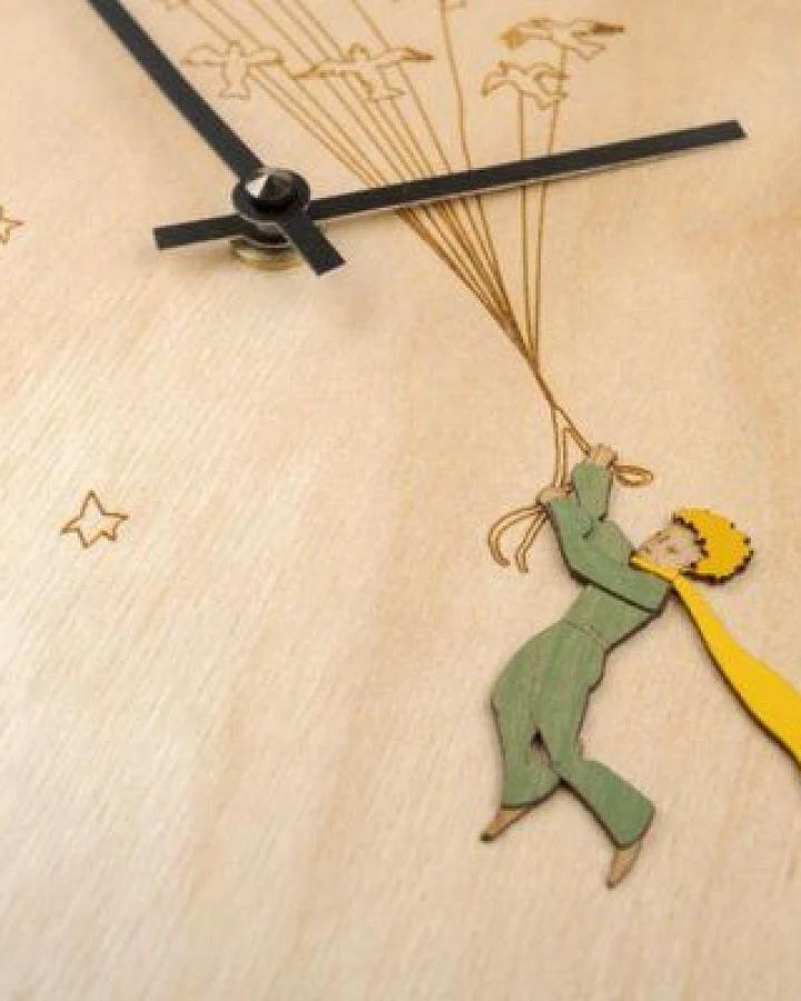 BeWooden Holzuhr Little Prince Clock – handgefertigte Wand-uhr aus Birkenholz