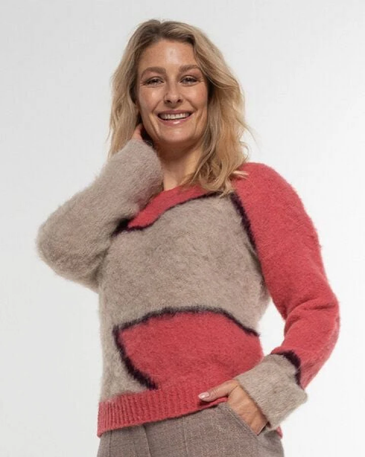 Alma & Lovis Color-Block Pullover aus gebrushtem Alpakastrick