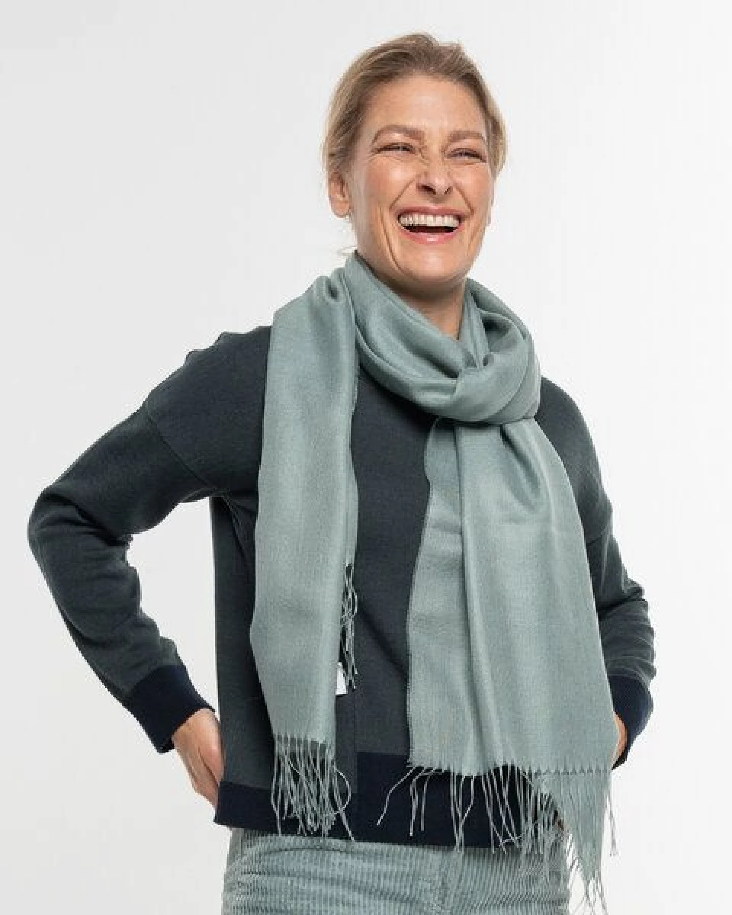 Alma & Lovis Exklusiver Schal im edlen Alpaka-Seide-Mix – Ansicht 2